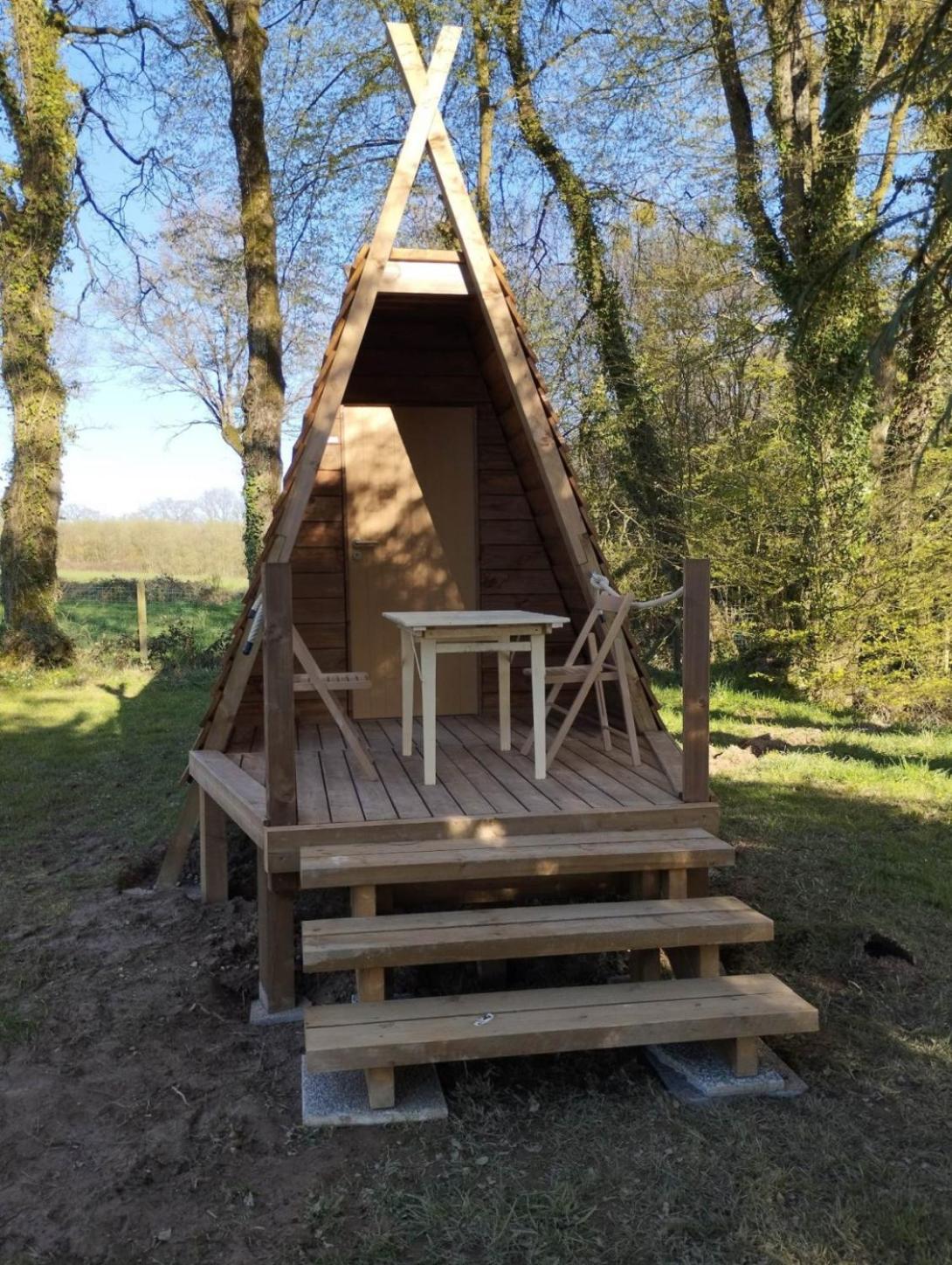 Camping Le Val Aux Fees - Broceliande Concoret 外观 照片