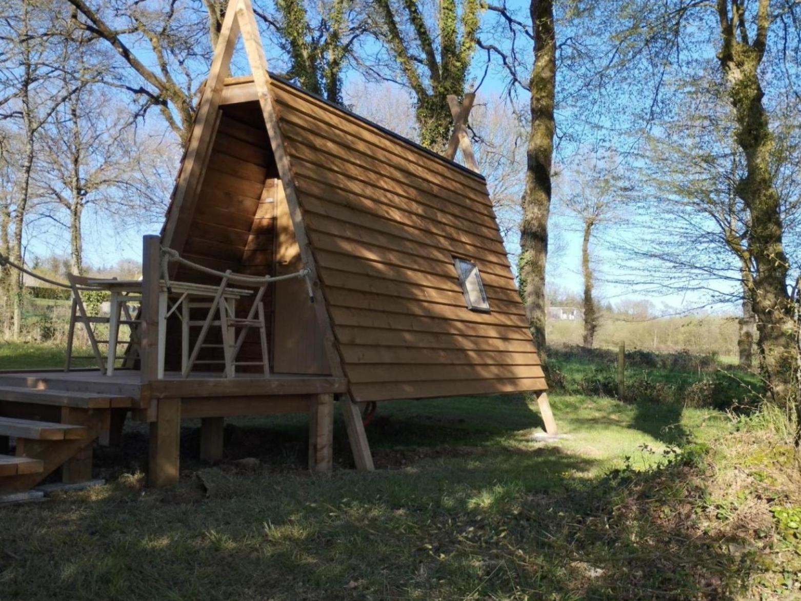 Camping Le Val Aux Fees - Broceliande Concoret 外观 照片