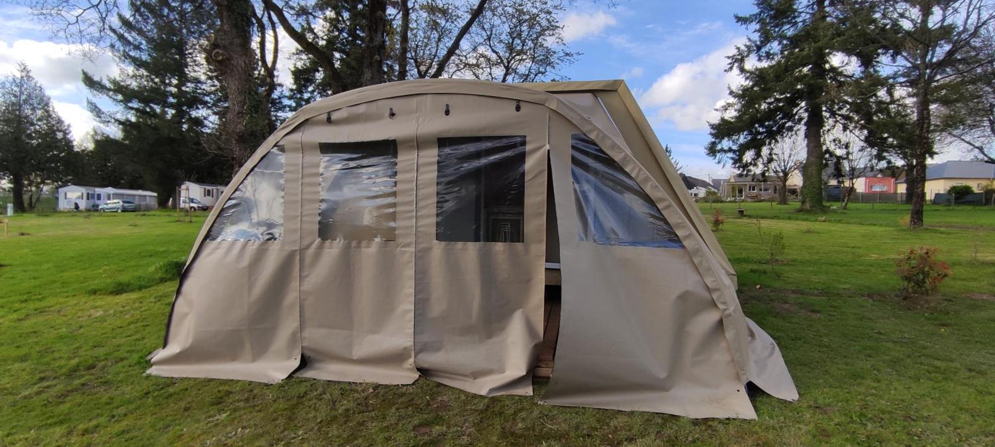 Camping Le Val Aux Fees - Broceliande Concoret 外观 照片