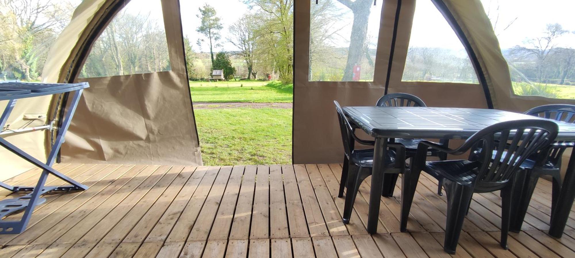 Camping Le Val Aux Fees - Broceliande Concoret 外观 照片
