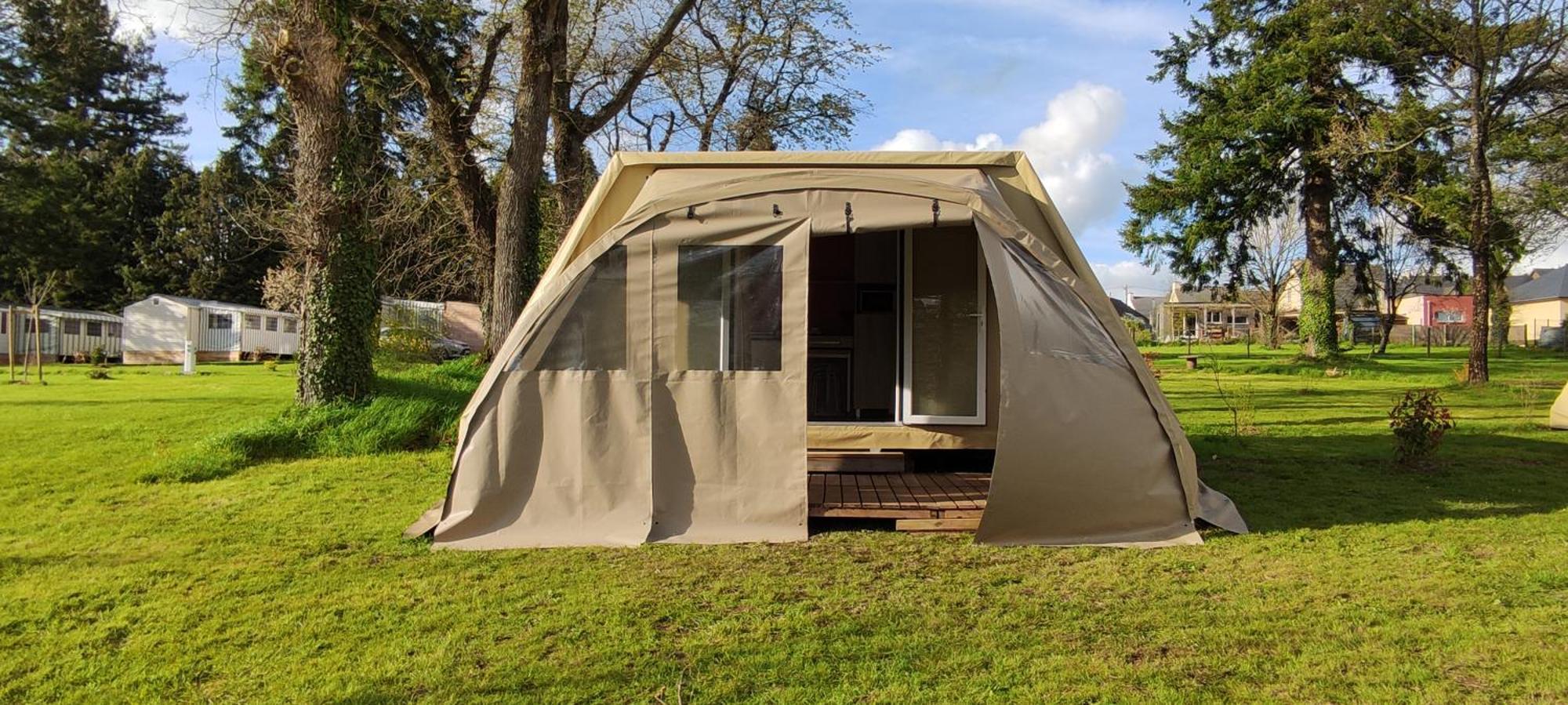 Camping Le Val Aux Fees - Broceliande Concoret 外观 照片