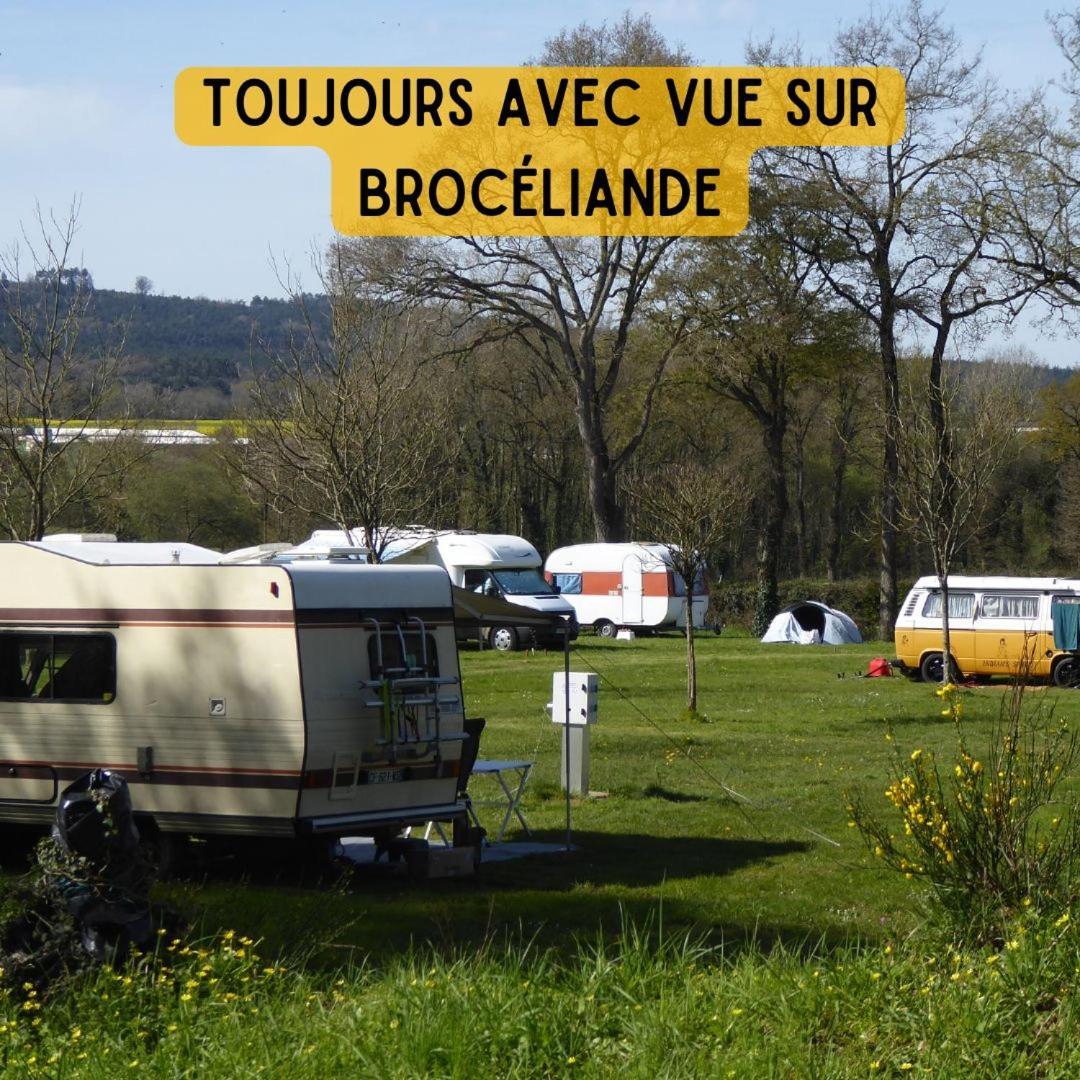 Camping Le Val Aux Fees - Broceliande Concoret 外观 照片