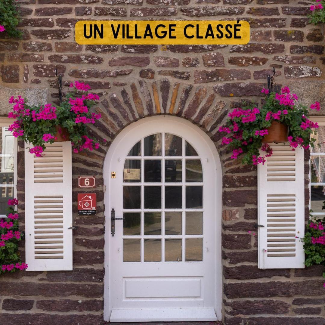 Camping Le Val Aux Fees - Broceliande Concoret 外观 照片