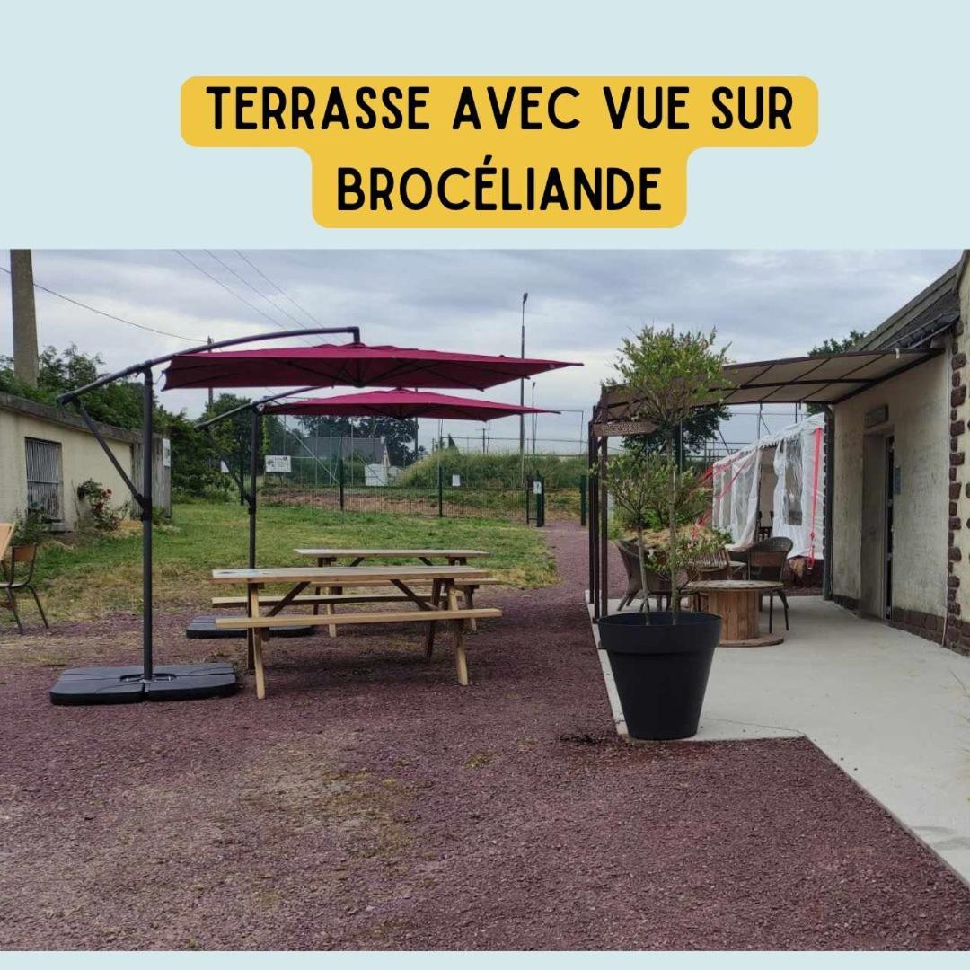 Camping Le Val Aux Fees - Broceliande Concoret 外观 照片