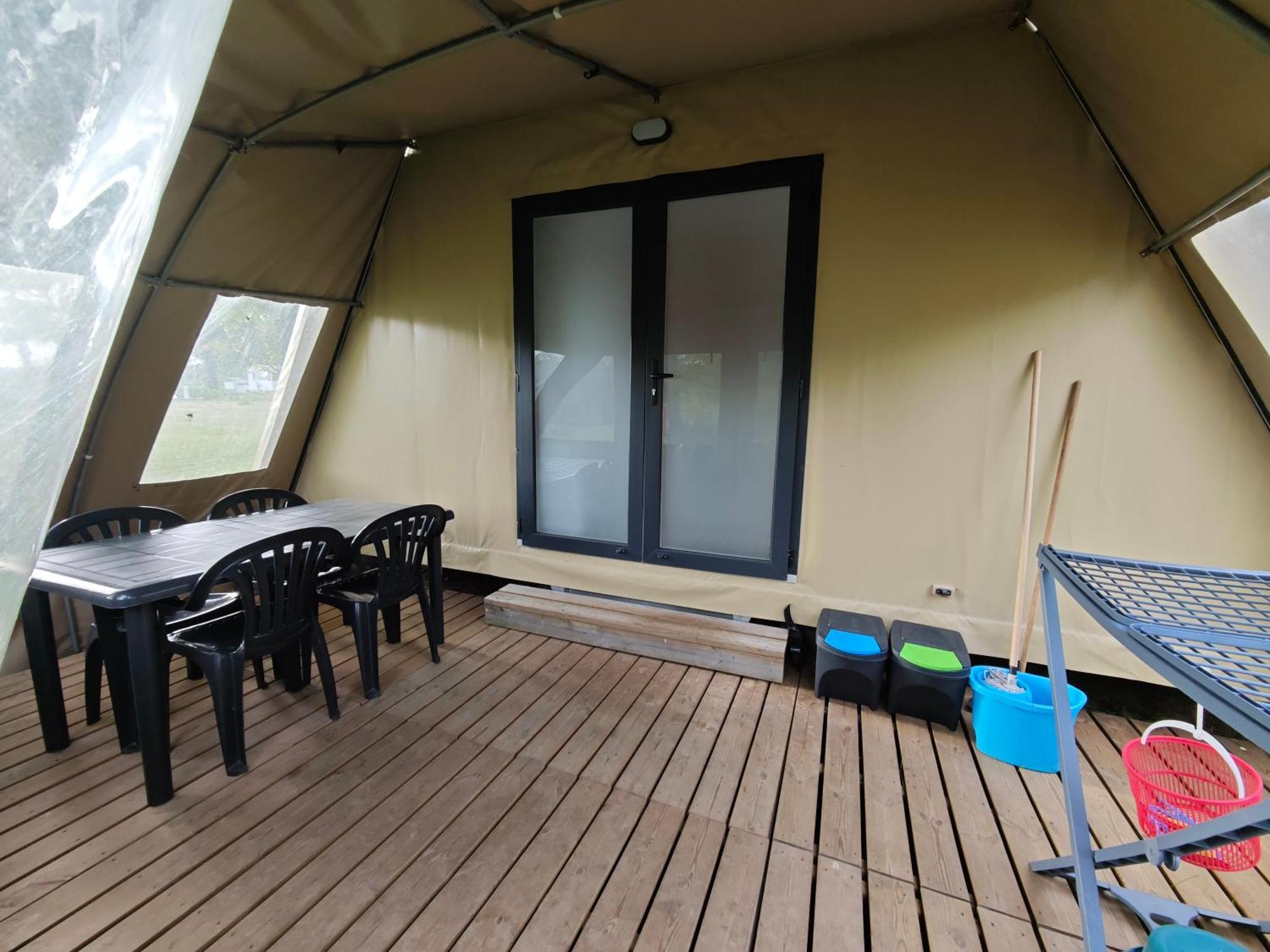 Camping Le Val Aux Fees - Broceliande Concoret 外观 照片